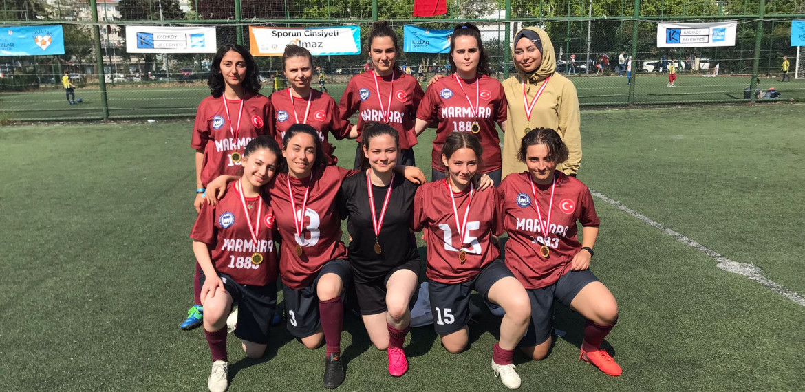 Kızlar Sahada 5. Gençlik Kupası'nda Üniversitemizin Başarısı